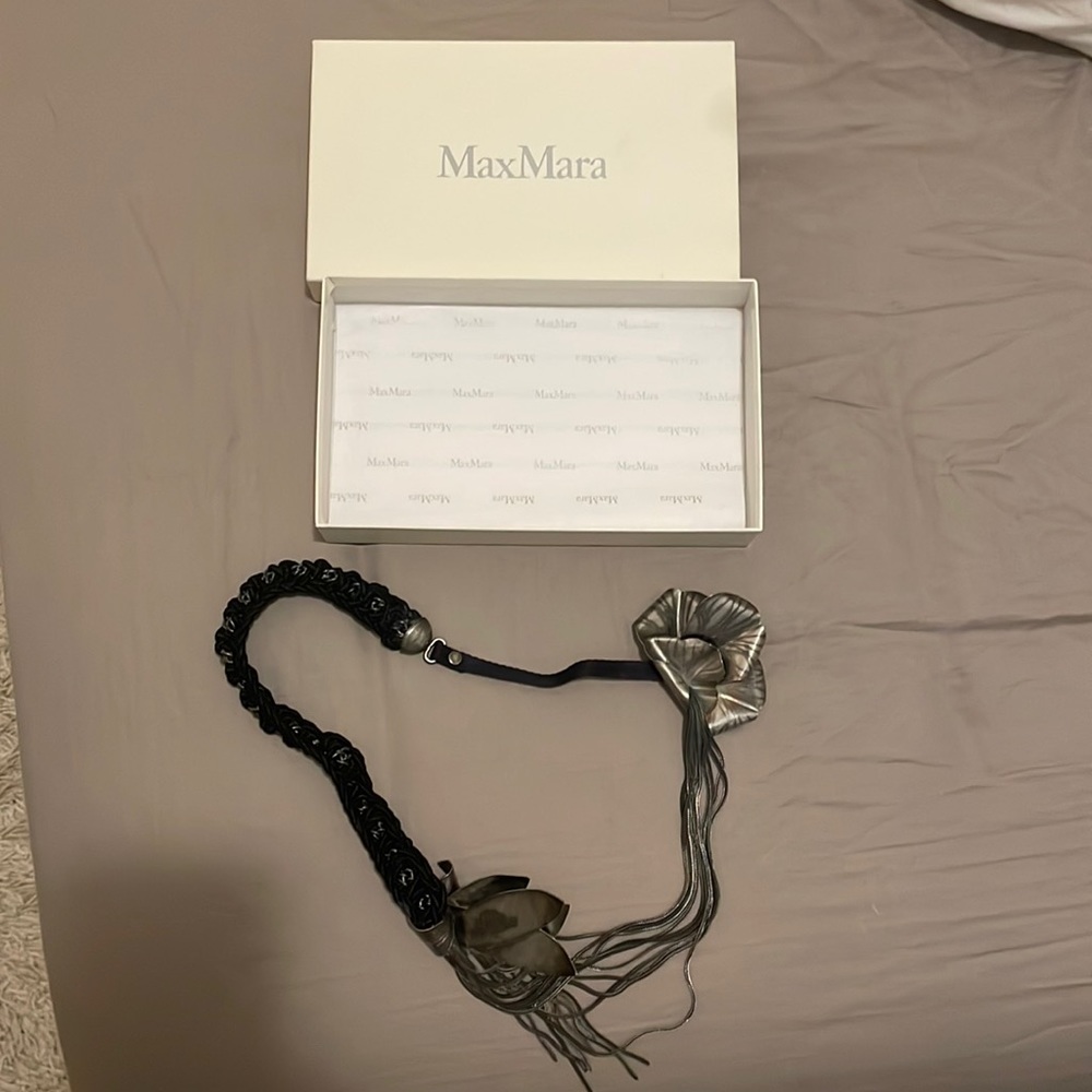 Trendy max Mara necklace